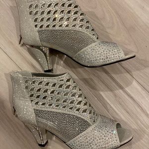 Women's Grace Back Zipper crystal Rhinestone Heel - Silver heels bootie sz 8.5